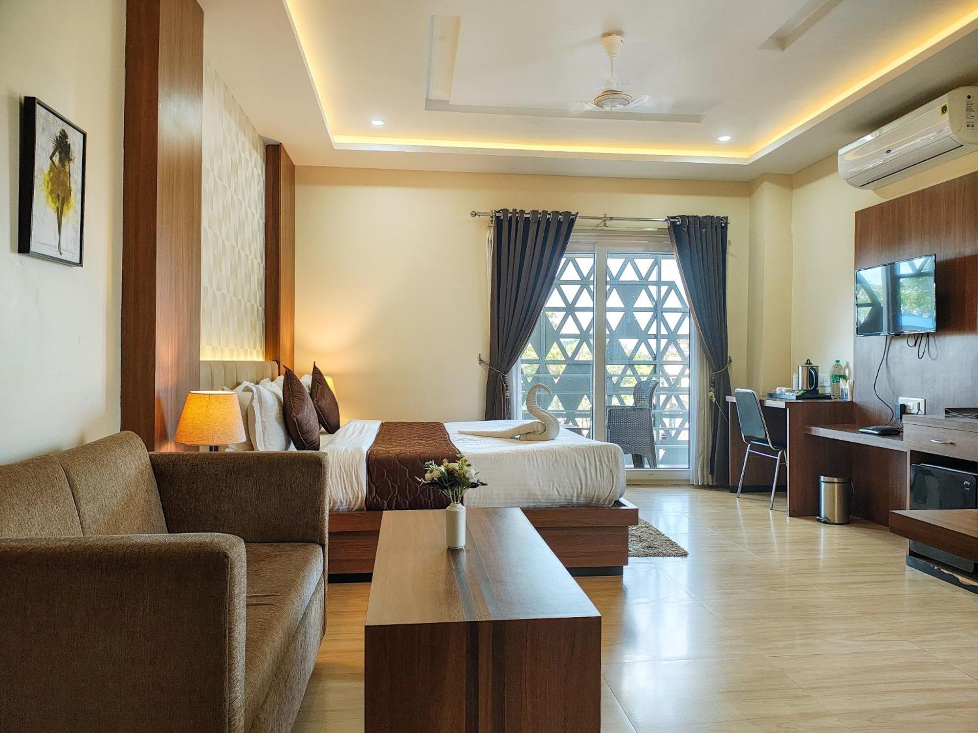 Hotel Bliss Jorhāt Dış mekan fotoğraf
