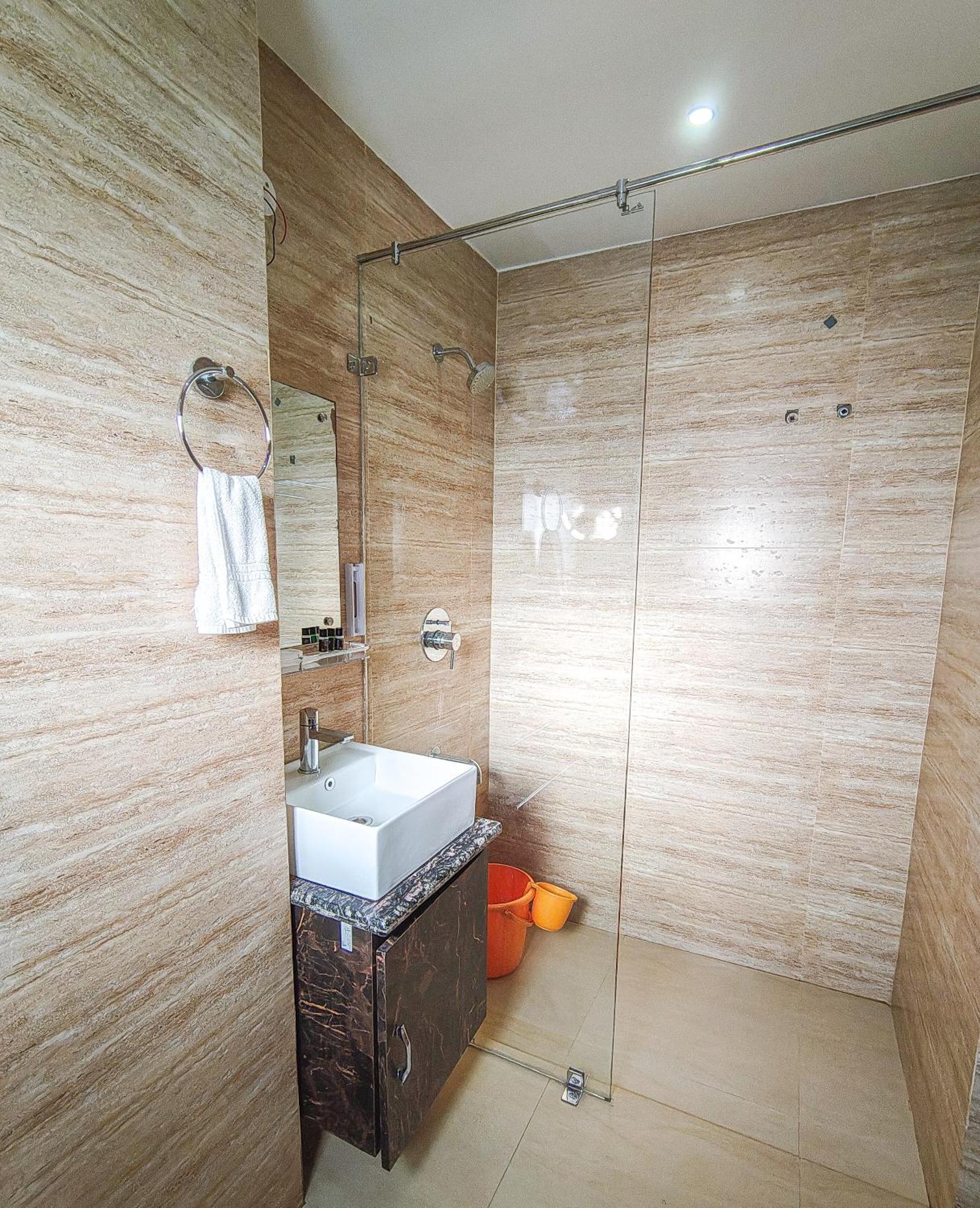 Hotel Bliss Jorhāt Dış mekan fotoğraf